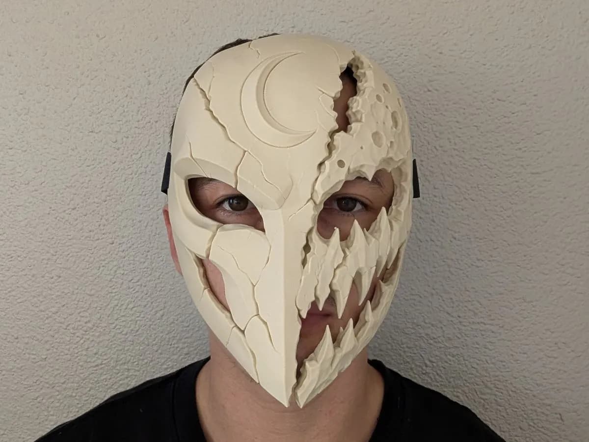 Mooneater mask, licensed design example by Deadmoon Designs (1)