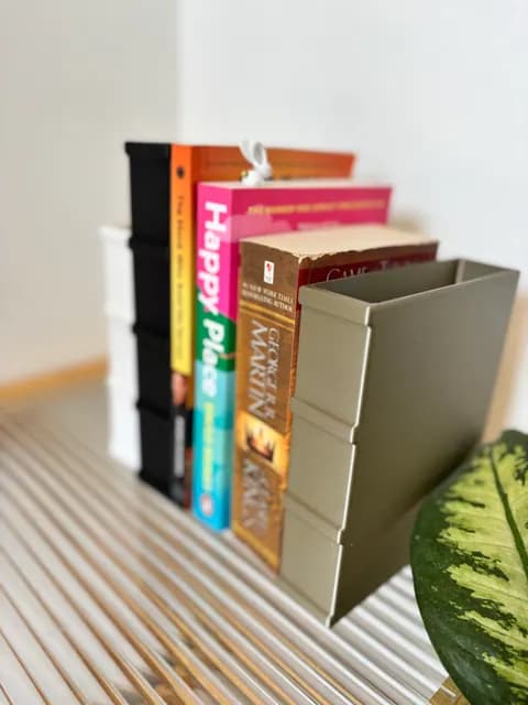 Book-Shaped Bookend Planter, catalogusmodel OT-F476FAE5F3C3