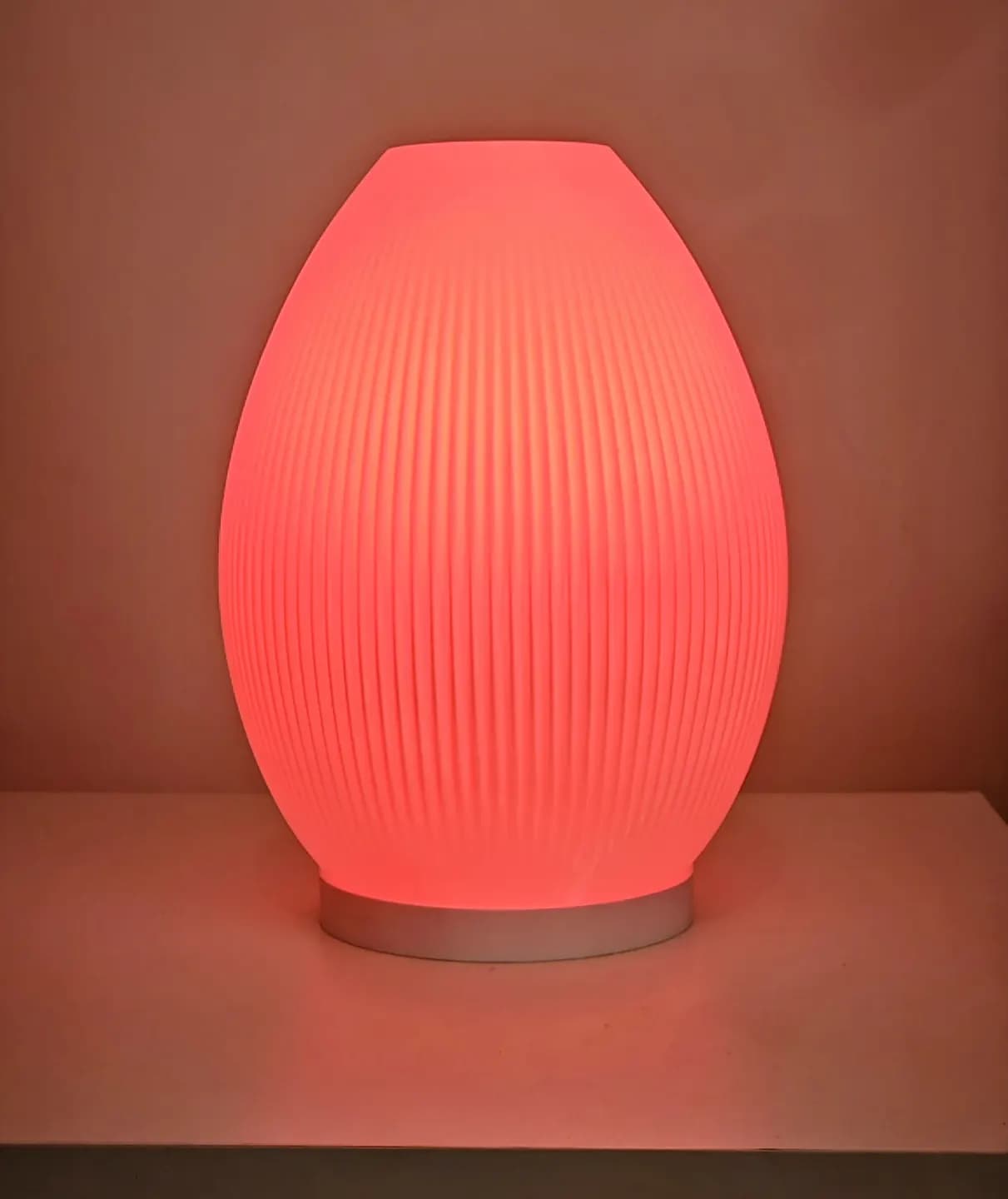 Flame – Brandend in roze met fijne verticale ribbels