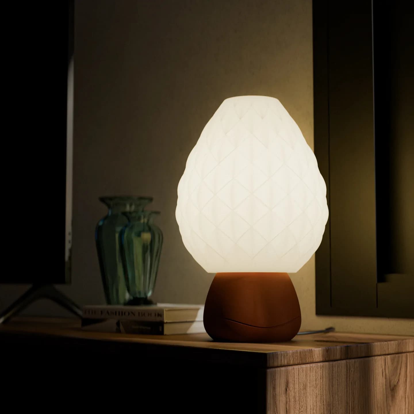 Pine Glow – Verlicht model op een kast