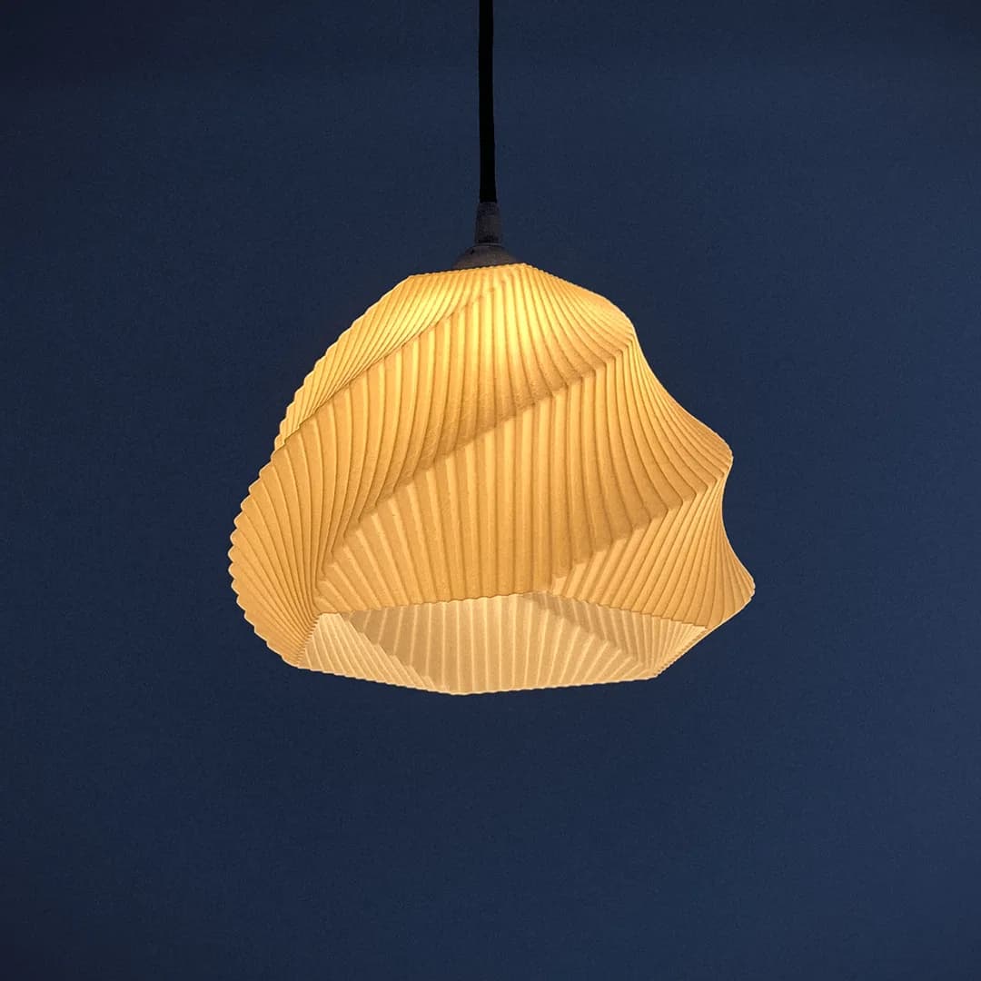 Soso-ontwerpvoorbeeld van Slang: verlichte gedraaide zeshoek met dichte fijne ribben